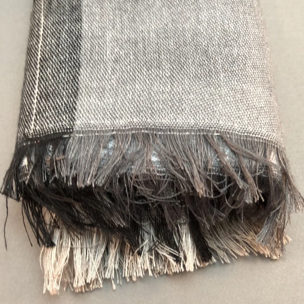 Jacquard pashmina gray paisley